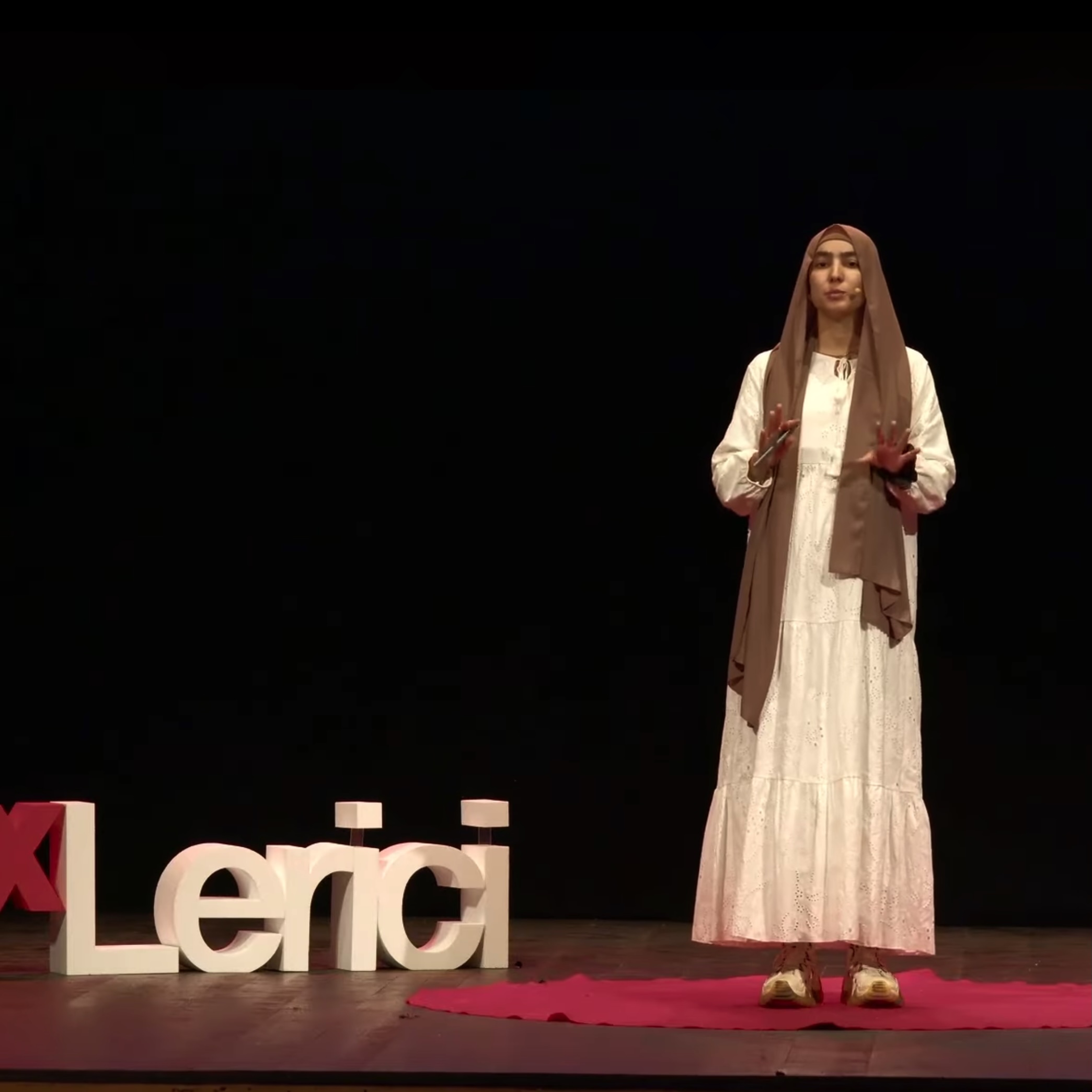 Incontro con Ines El Gataa 